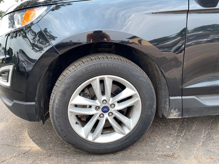 2016-ford-edge-sel-image-10
