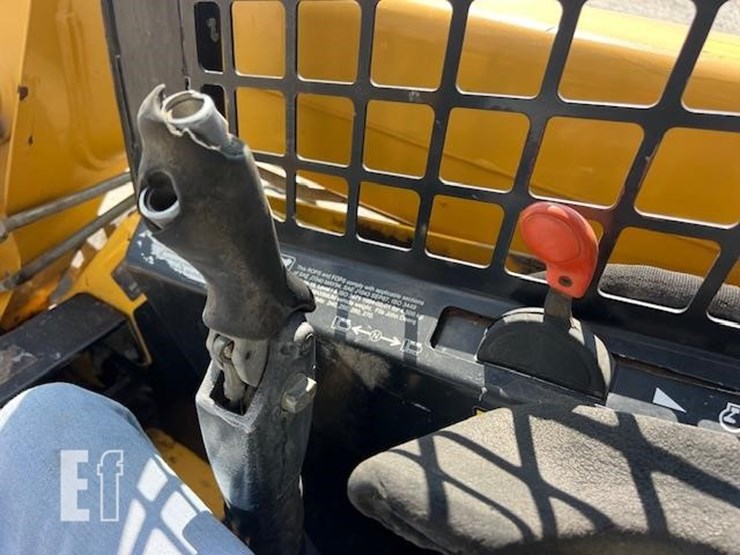 deere-250-image-19