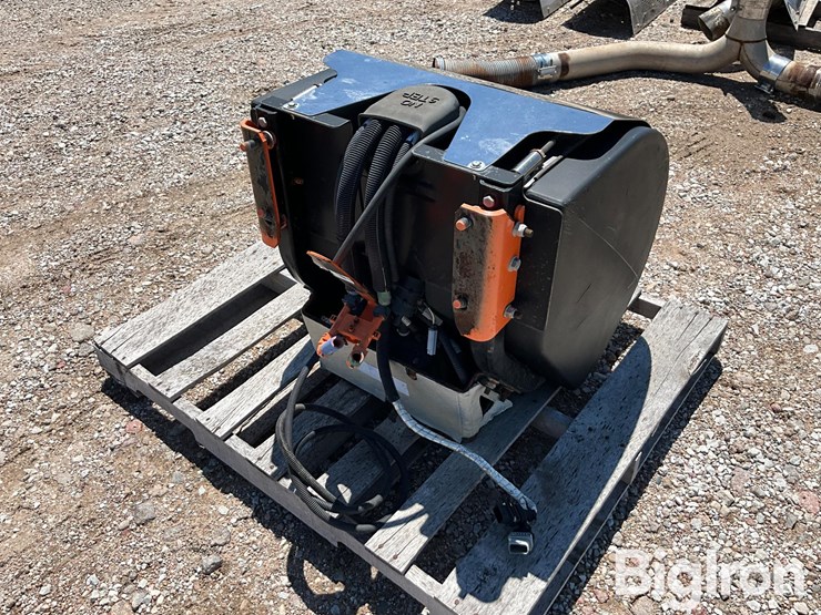 peterbilt-truck-tractor-def-tank-&-components-image-5