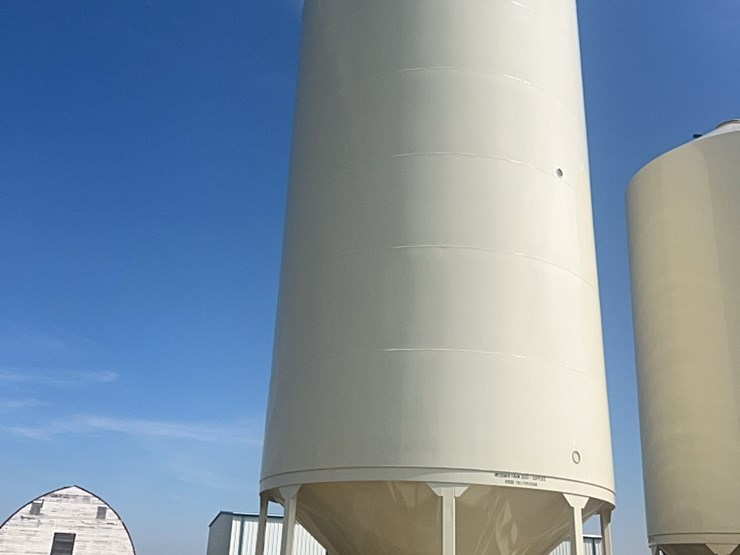 concept-7500-bushel-hopper-bin,-fully-equipped-with-agi-grainguard-10-hp-bin-fan-with-three-phase-electric-motor-image-15