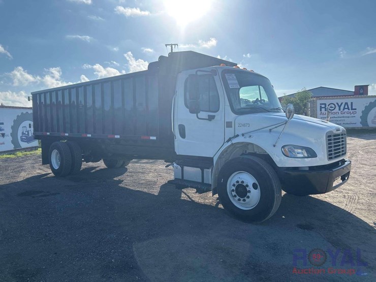 2019-freightliner-m2-106-landscape-dump-truck-image-2