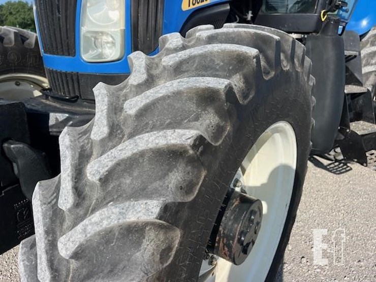 new-holland-t8020-image-11
