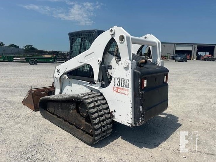 2007-bobcat-t300-image-4