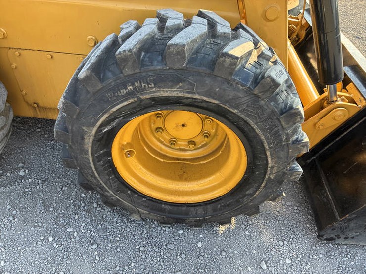 2019-caterpillar-246d-image-28