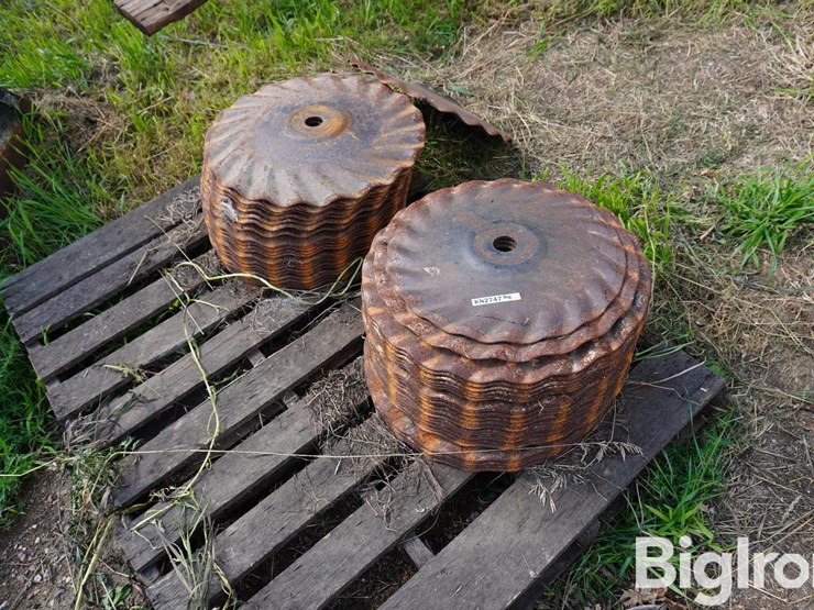 case-ih-330-image-3
