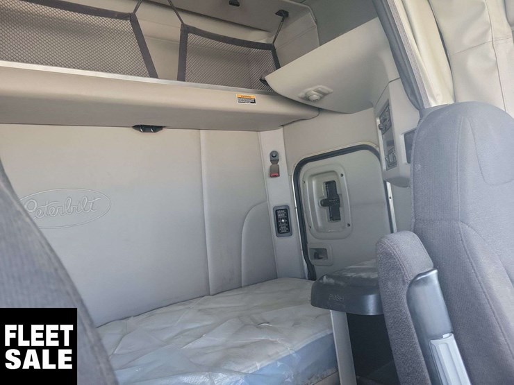 2019-peterbilt-579-image-18