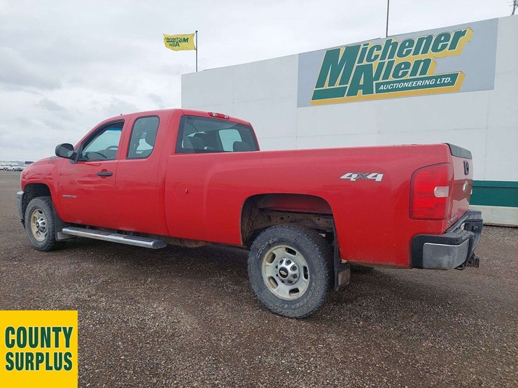 2011-chevrolet-silverado-2500hd-image-3