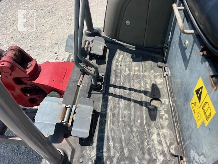 takeuchi-tb216-image-24