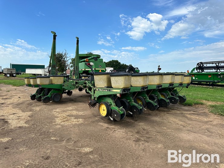 john-deere-7200-image-7