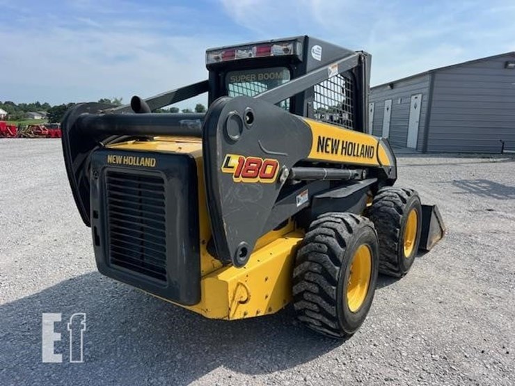 new-holland-l180-image-4