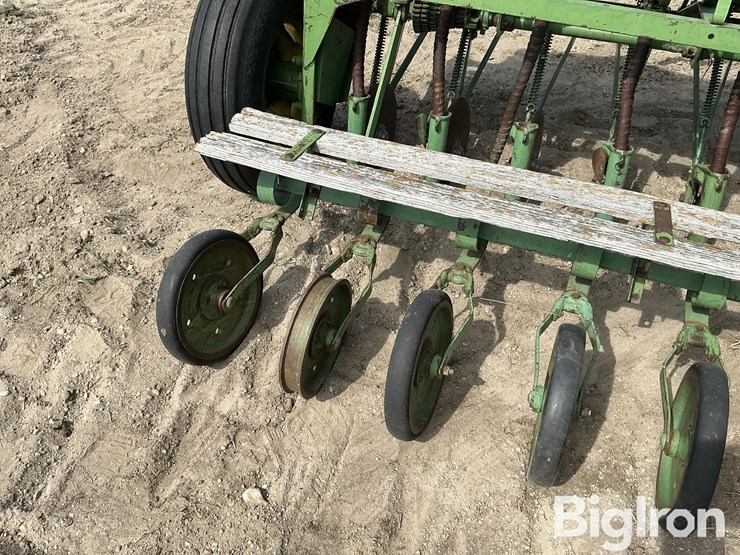 john-deere-10-image-13