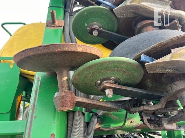 2005-john-deere-1690-ccs-image-32