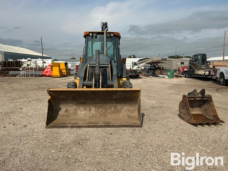 2010-deere-410j-tc-image-2