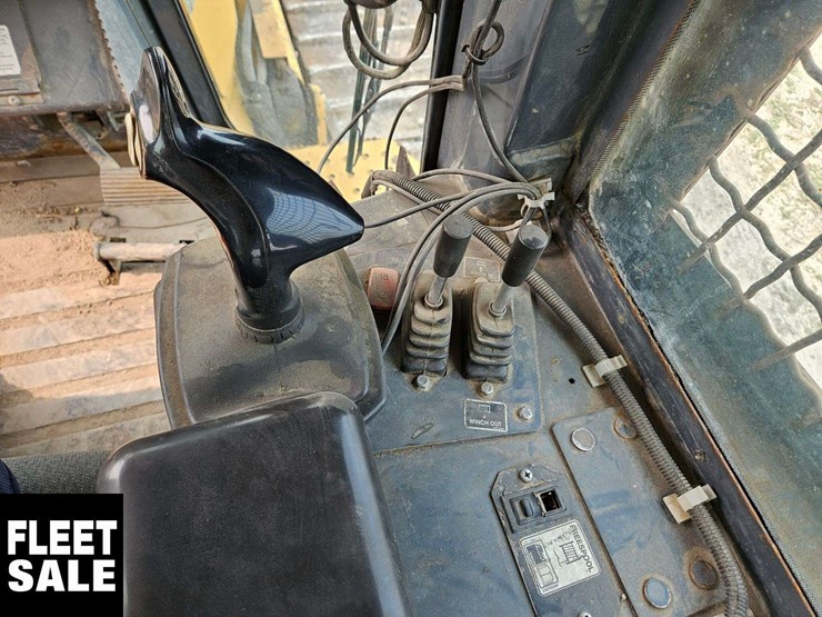 2013-deere-850j-image-33