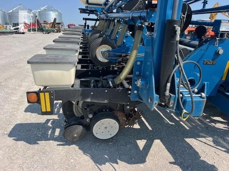 2008-kinze-3800sds-image-14