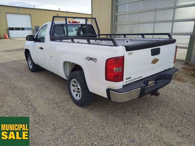 2011-chevrolet-silverado-1500-image-3