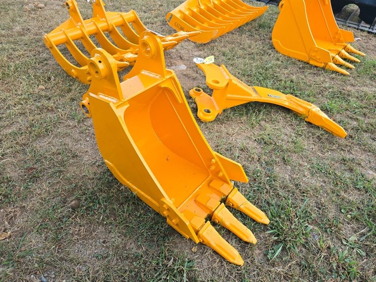 caterpillar-12-image-2