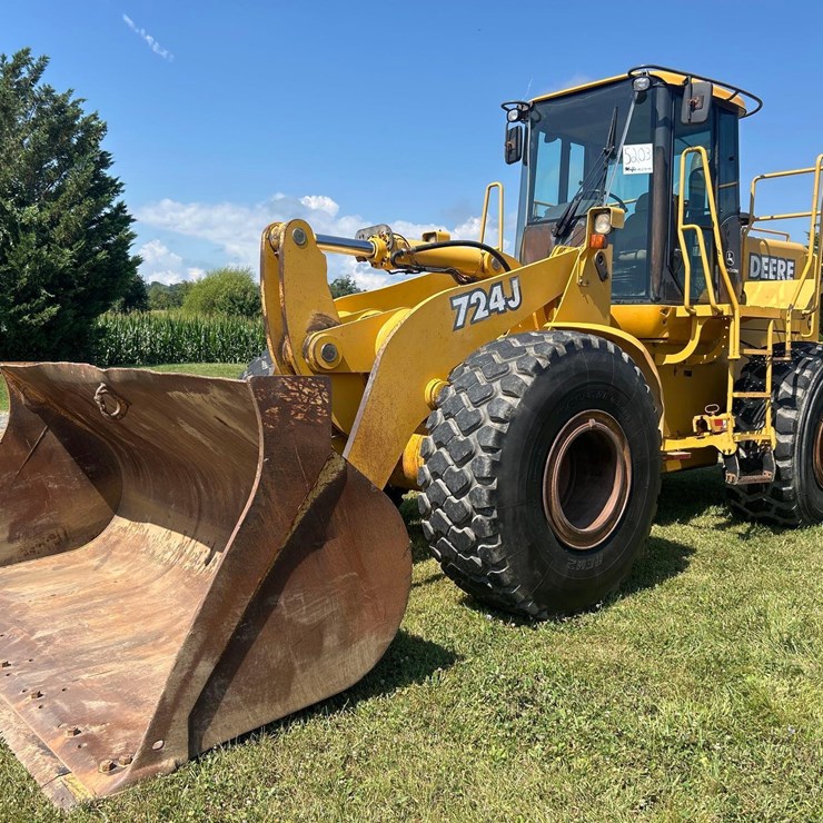 DEERE 724J