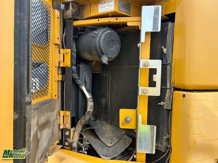 2014-deere-85g-image-17