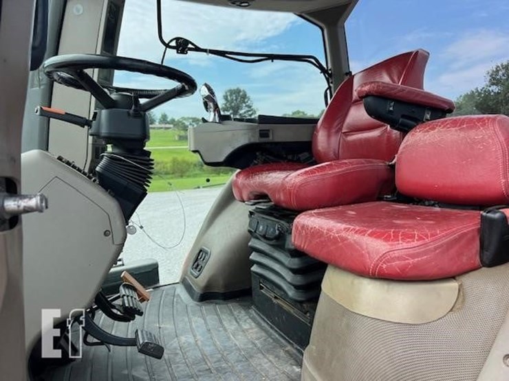 2014-case-ih-magnum-315-image-30