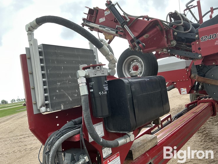 2011-case-ih-1240-image-14