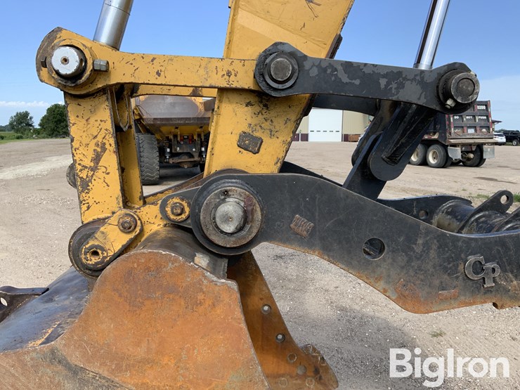 2006-caterpillar-330dl-image-16
