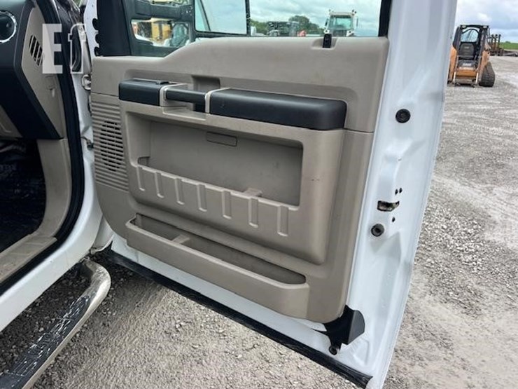 2008-ford-f550-image-19