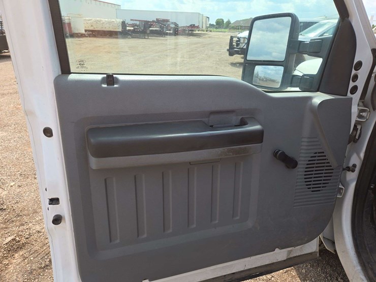 2012-ford-f350-image-12