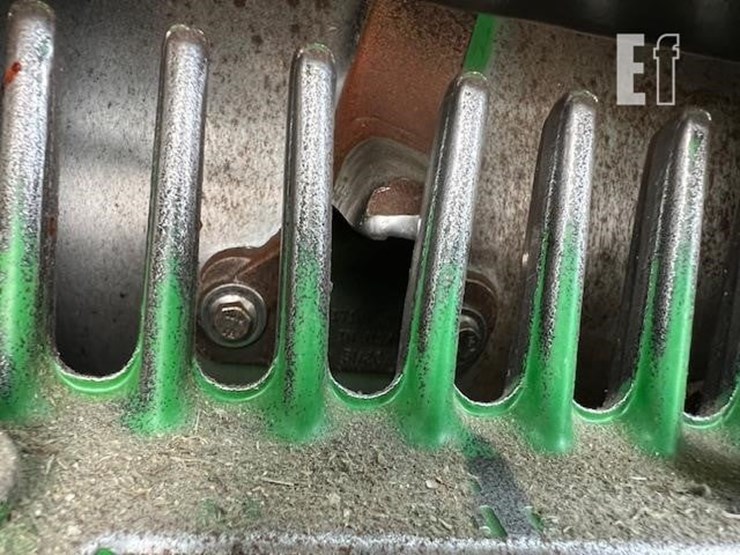 2014-john-deere-s680-image-39
