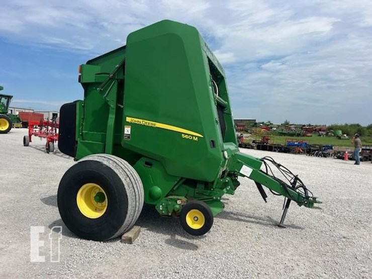 john-deere-560m-image-2