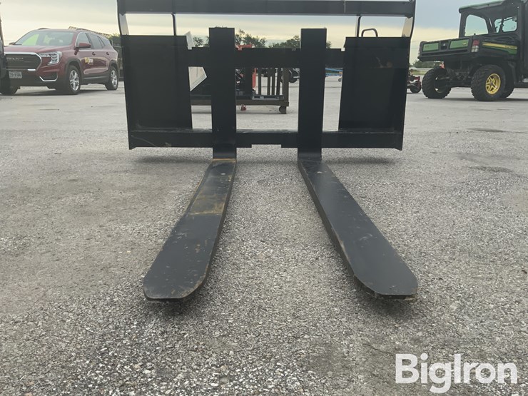 agt-saii00-48"-skid-steer-pallet-forks-&-mast-assembly-image-9