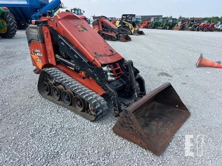 2020-ditch-witch-sk800-image-2