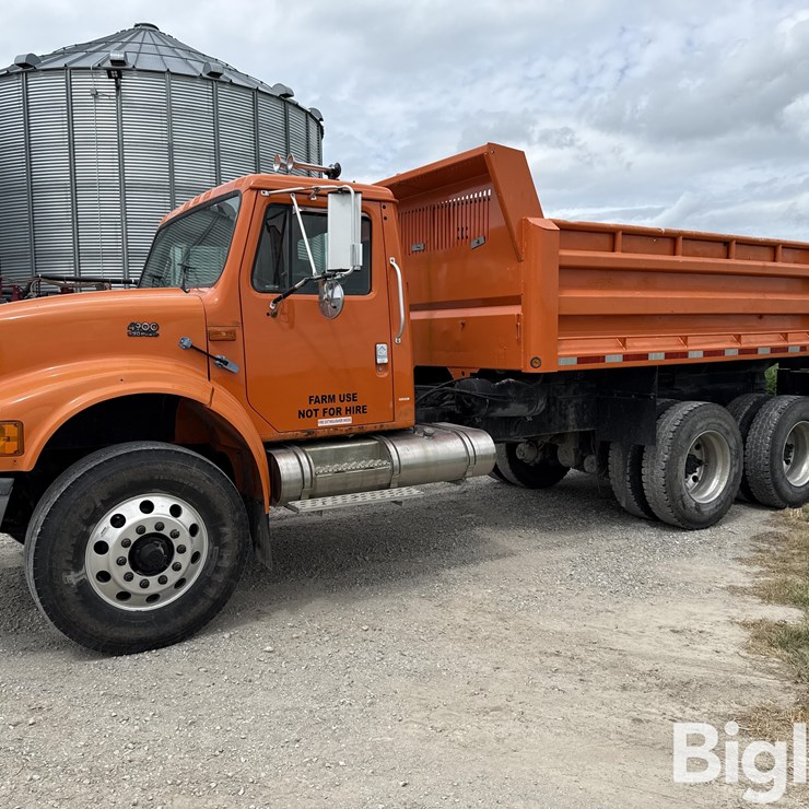 1999 INTERNATIONAL 4900