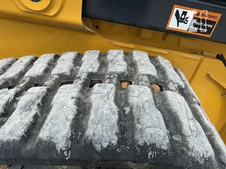 2022-deere-333g-image-9