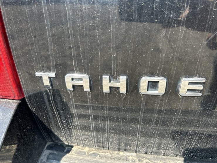 2012-chevrolet-tahoe-lt-image-12