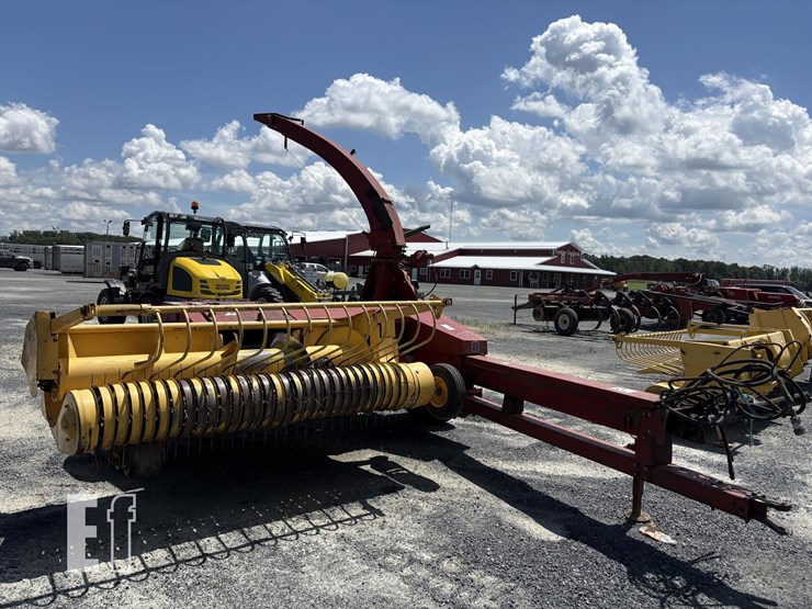 new-holland-900-image-1
