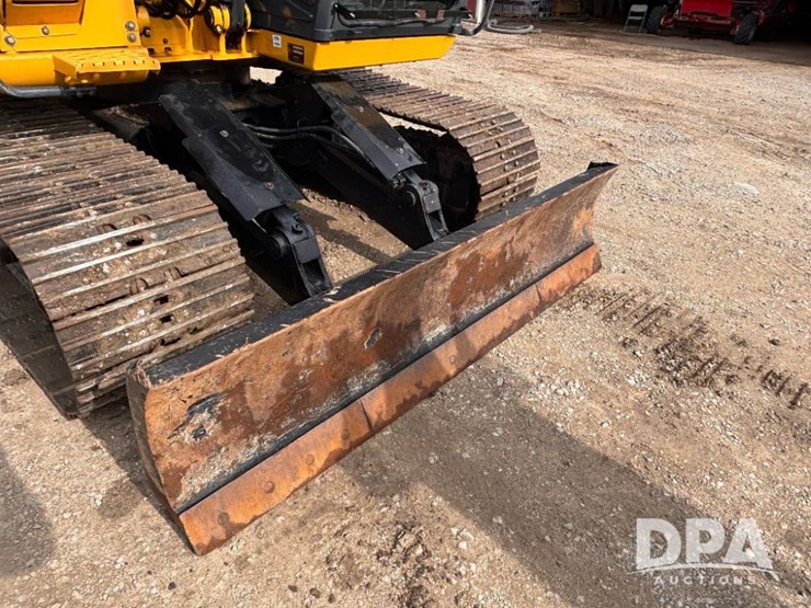 2012-deere-135d-image-27