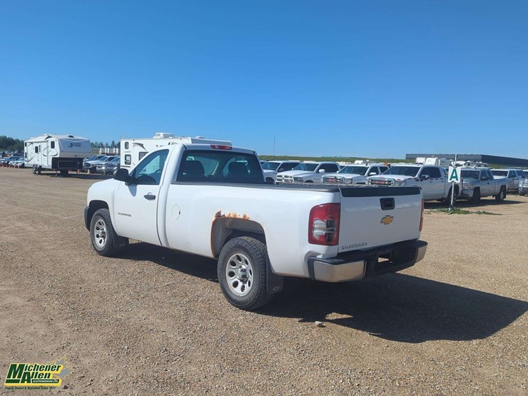 2010-chevrolet-silverado-1500-image-3
