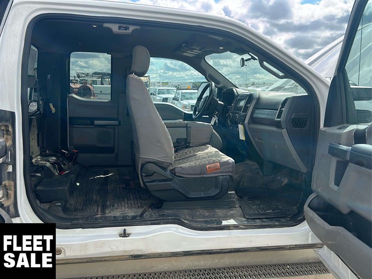 2021-ford-f350-image-15