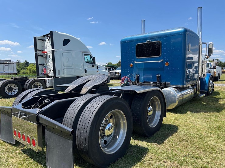 2008-peterbilt-389-image-7