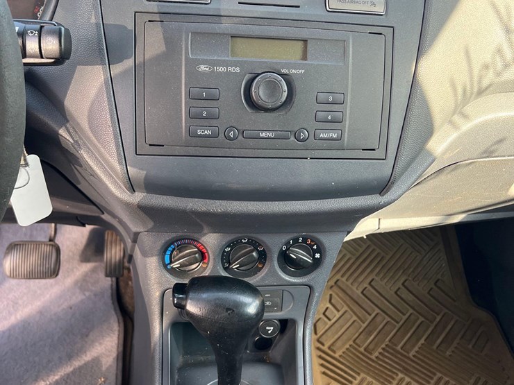 2011-ford-transit-connect-image-12