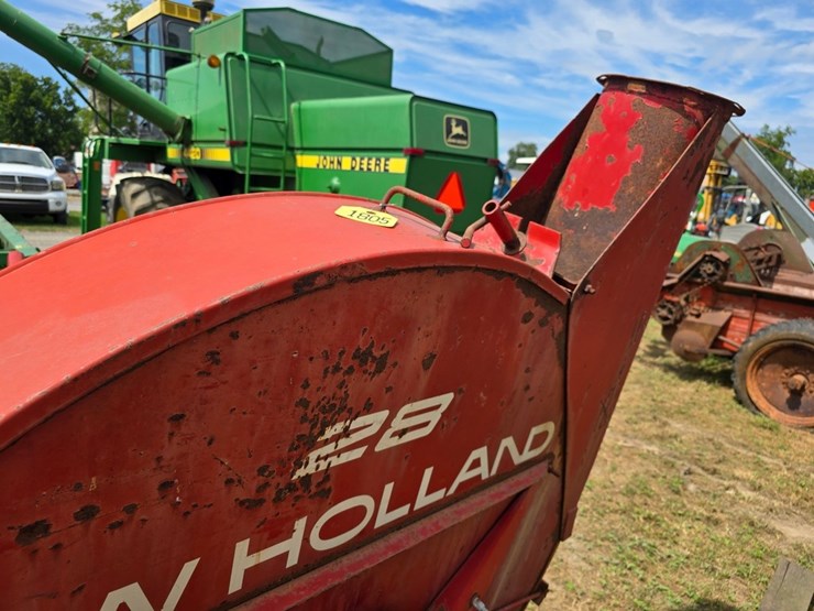 new-holland-28-image-8
