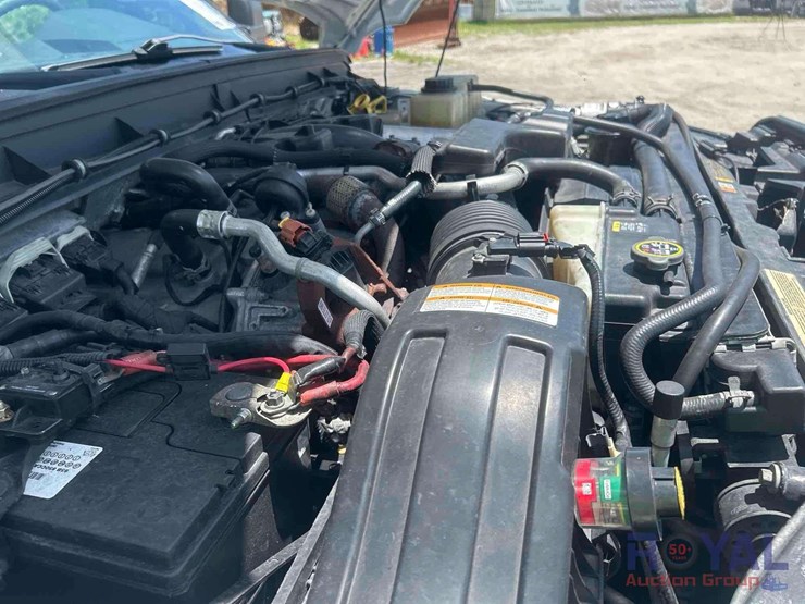 2013-ford-f550-image-24
