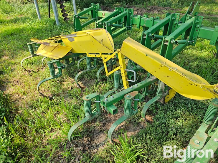 john-deere-825-image-14