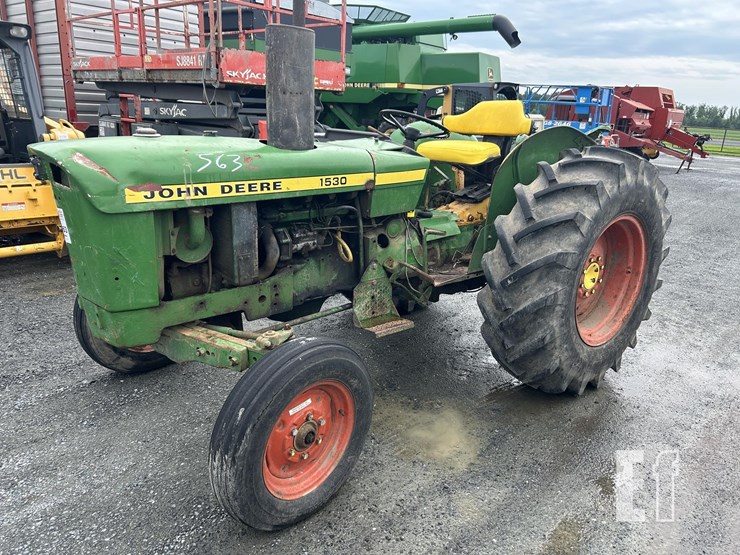 1974-john-deere-1530-image-1