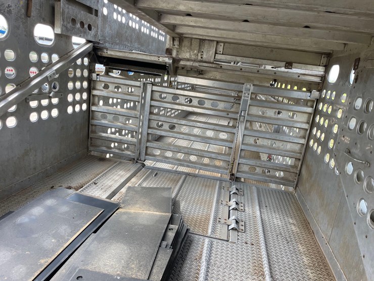 2021-eby-livestock-trailer-image-72