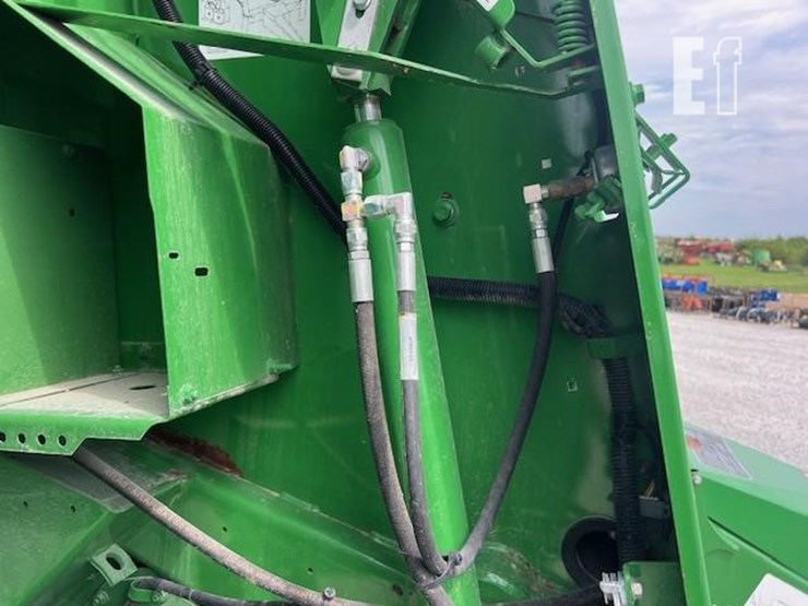 john-deere-560m-image-31