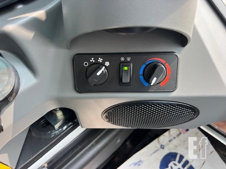 2024-bobcat-t595-image-30
