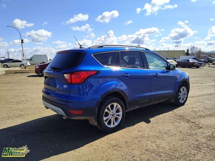 2019-ford-escape-sel-image-4