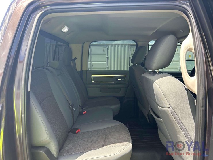 2017-dodge-ram-1500-image-26